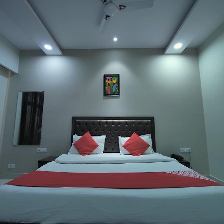 Hotel Kailash Mansarovar And Banquet Hall Bareilly Exterior photo